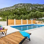 Appartement 1 Bedroom Awesome In *
