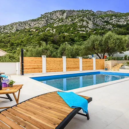 Apartment Cozy In With Outdoor Swimming Pool *