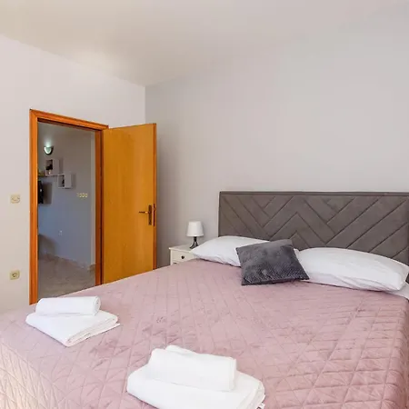 1 Bedroom Awesome In